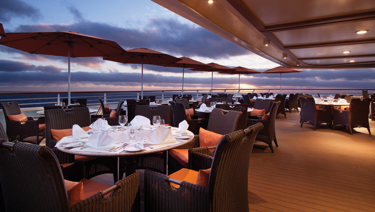 Oceania Marine & Riviera - Terrace Cafe